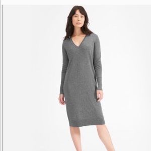 EVERLANE V Neck cashmere midi sweater dress